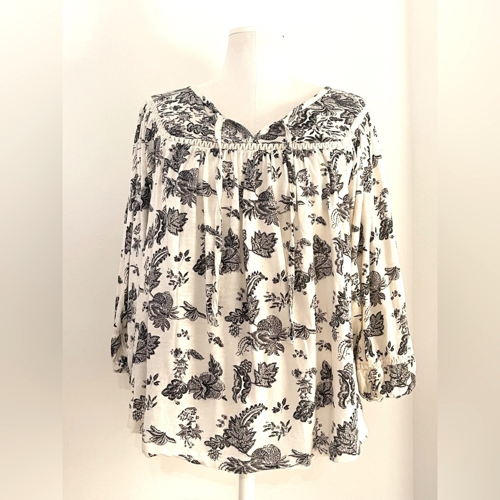 Wonderly Black Floral Women’s Peasant Top | Size M